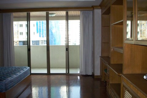 Condominio de 3 dormitorios en Bangkok, Tailandia № 143738 - foto 2