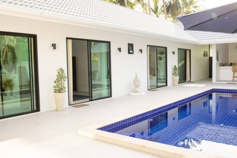 Chalet de 3 dormitorios en Surat Thani, Tailandia № 146759 - foto 2