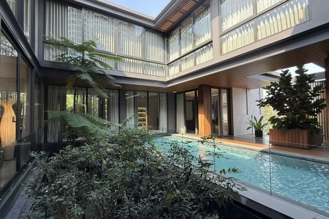 House in Bangkok, Thailand 5 bedrooms № 156275 - photo 16