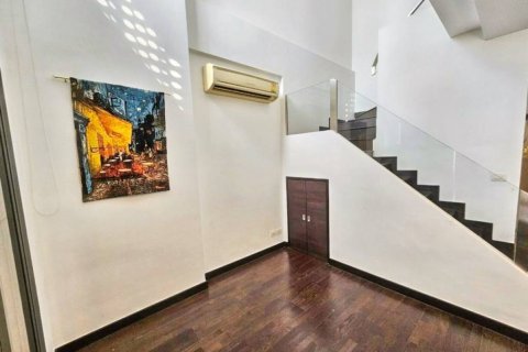 Dúplex de 2 dormitorios en Bangkok, Tailandia № 114160 - foto 6