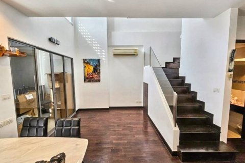 Дуплекс в Бангкоке, Таиланд с 2 спальнями  № 114160