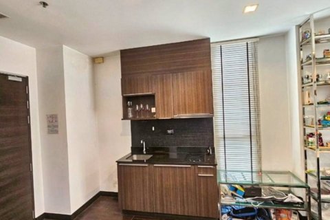 Dúplex de 2 dormitorios en Bangkok, Tailandia № 114160 - foto 5