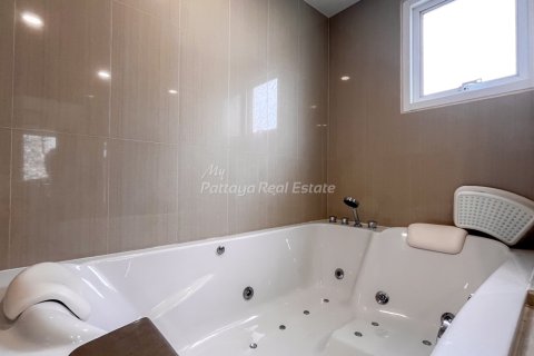 Condominio de 2 dormitorios en Bang Lamung, Tailandia № 170423 - foto 16