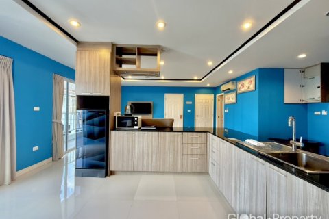 Condominio de 4 dormitorios en Pattaya, Tailandia № 170426 - foto 12