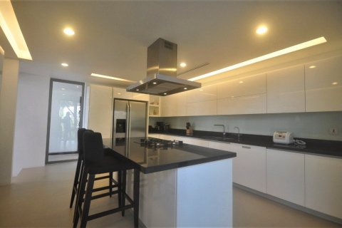 Chalet de 6 dormitorios en Kathu, Tailandia № 134016 - foto 12