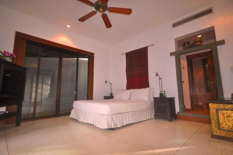 Chalet de 4 dormitorios en Kata, Tailandia № 134012 - foto 6