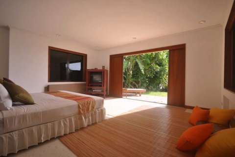 Chalet de 4 dormitorios en Kata, Tailandia № 134012 - foto 8