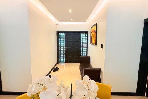 Chalet de 5 dormitorios en Hua Hin, Tailandia № 150202 - foto 6
