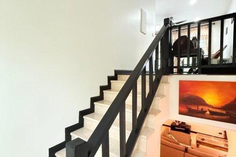 Chalet de 5 dormitorios en Hua Hin, Tailandia № 150202 - foto 15