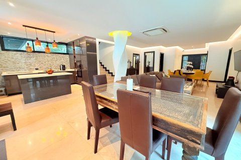 Chalet de 5 dormitorios en Hua Hin, Tailandia № 150202 - foto 5