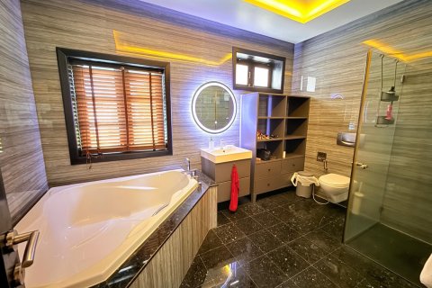 Chalet de 5 dormitorios en Hua Hin, Tailandia № 150202 - foto 22
