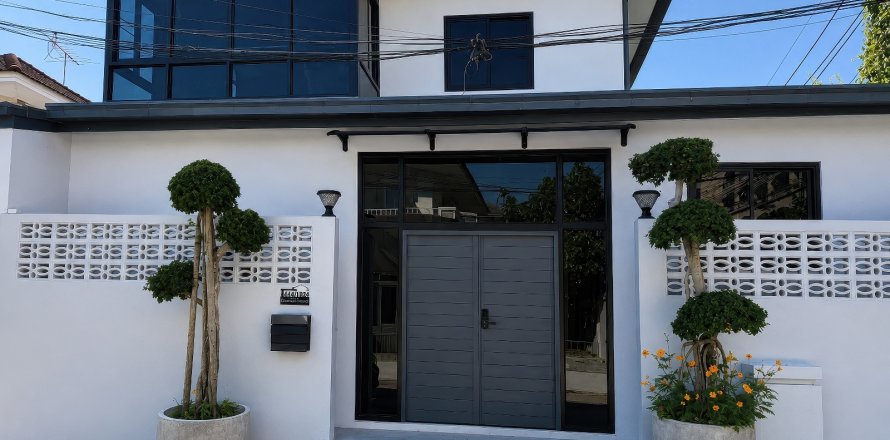 Casa de 4 dormitorios en Pattaya, Tailandia № 183061