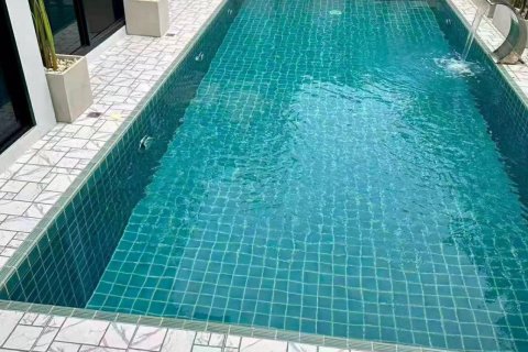 Casa de 4 dormitorios en Pattaya, Tailandia № 183061 - foto 7