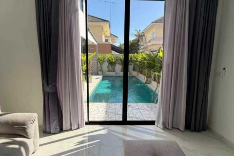 Casa de 4 dormitorios en Pattaya, Tailandia № 183061 - foto 15