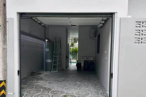 Casa de 4 dormitorios en Pattaya, Tailandia № 183061 - foto 3