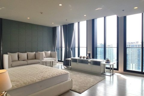 Condominio de 3 dormitorios en Bangkok, Tailandia № 157476 - foto 8