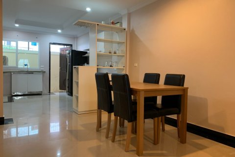 Casa de 2 dormitorios en Pattaya, Tailandia № 157471 - foto 16