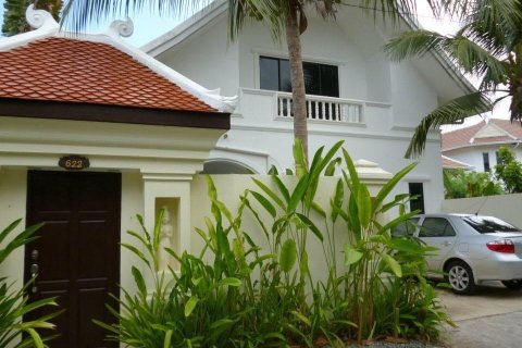 Casa de 3 dormitorios en Pattaya, Tailandia № 157473