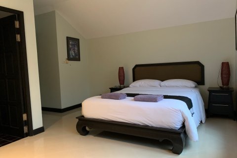 Casa de 3 dormitorios en Pattaya, Tailandia № 157473 - foto 11