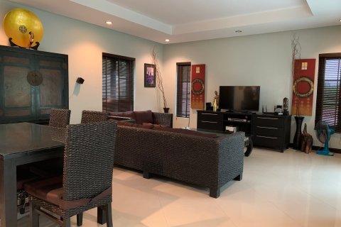 Casa de 3 dormitorios en Pattaya, Tailandia № 157473 - foto 5