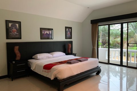 Casa de 3 dormitorios en Pattaya, Tailandia № 157473 - foto 8