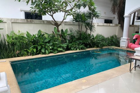 Casa de 3 dormitorios en Pattaya, Tailandia № 157473 - foto 15