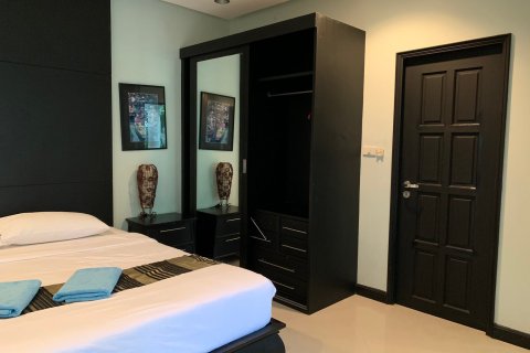 Casa de 3 dormitorios en Pattaya, Tailandia № 157473 - foto 4