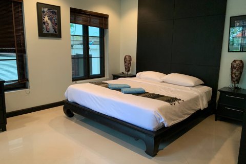 Casa de 3 dormitorios en Pattaya, Tailandia № 157473 - foto 3