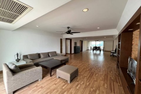 Condominio de 3 dormitorios en Bangkok, Tailandia № 157475 - foto 12