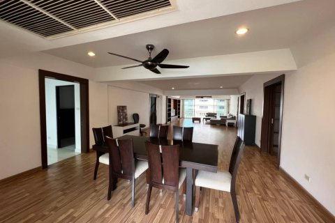 Condominio de 3 dormitorios en Bangkok, Tailandia № 157475 - foto 4