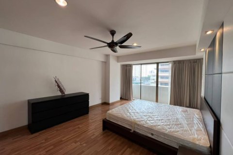 Condominio de 3 dormitorios en Bangkok, Tailandia № 157475 - foto 10