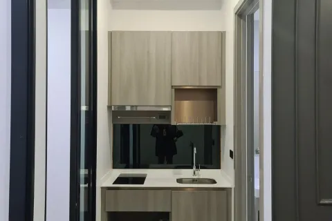 Studio dans le Condo à Watthana, Bangkok, Thaïlande  № 161584 - photo 4