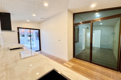 House in Phuket, Thailand 4 bedrooms № 161581 - photo 4