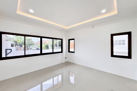 House in Phuket, Thailand 4 bedrooms № 161581 - photo 8