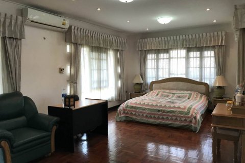 Casa de 4 dormitorios en Pattaya, Tailandia № 54018 - foto 23