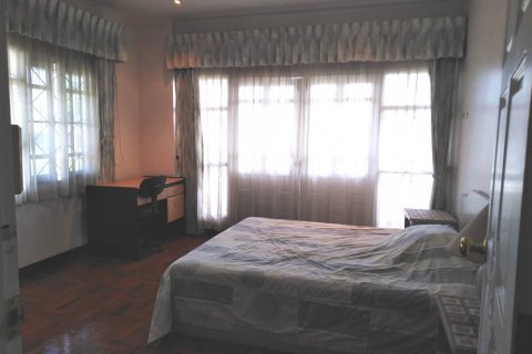 Casa de 4 dormitorios en Pattaya, Tailandia № 54018 - foto 10