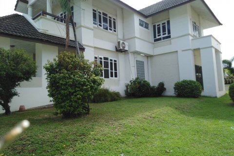 Casa de 4 dormitorios en Pattaya, Tailandia № 54018 - foto 18