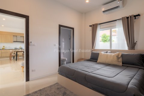 Casa de 3 dormitorios en Bang Lamung, Tailandia № 202284 - foto 14