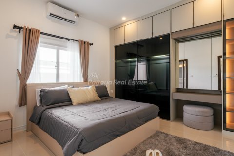 Casa de 3 dormitorios en Bang Lamung, Tailandia № 202284 - foto 13