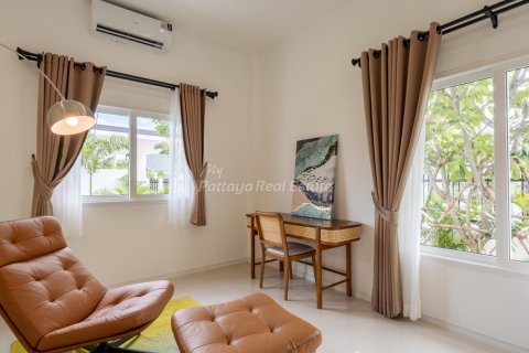 Casa de 3 dormitorios en Bang Lamung, Tailandia № 202284 - foto 8