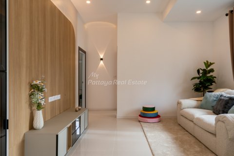 Casa de 3 dormitorios en Bang Lamung, Tailandia № 202284 - foto 12