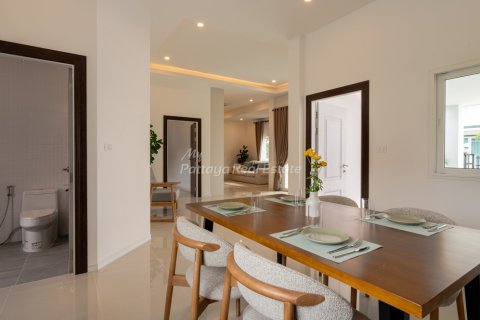 Casa de 3 dormitorios en Bang Lamung, Tailandia № 202284 - foto 5