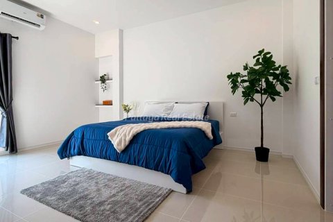 Casa de 3 dormitorios en Bang Lamung, Tailandia № 202283 - foto 17