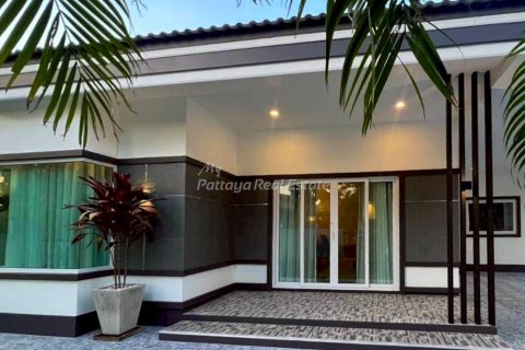 Casa de 3 dormitorios en Bang Lamung, Tailandia № 202283 - foto 2