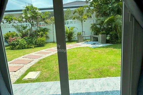 Casa de 3 dormitorios en Bang Lamung, Tailandia № 202283 - foto 9