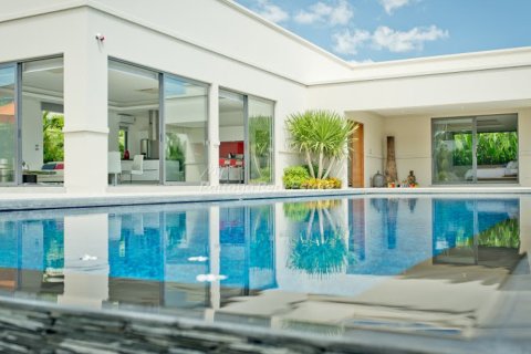 Casa de 4 dormitorios en Bang Lamung, Tailandia № 202282