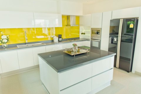 Casa de 3 dormitorios en Bang Lamung, Tailandia № 202278 - foto 16