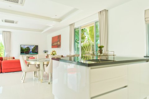Casa de 3 dormitorios en Bang Lamung, Tailandia № 202278 - foto 12