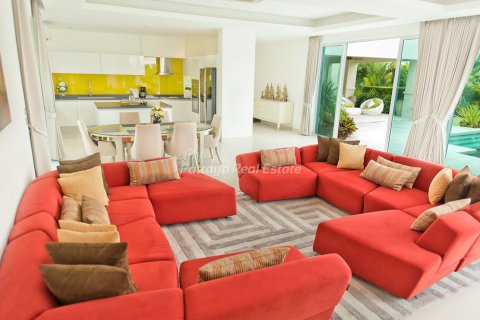 Casa de 3 dormitorios en Bang Lamung, Tailandia № 202278 - foto 18