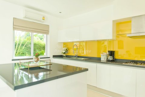 Casa de 3 dormitorios en Bang Lamung, Tailandia № 202278 - foto 14